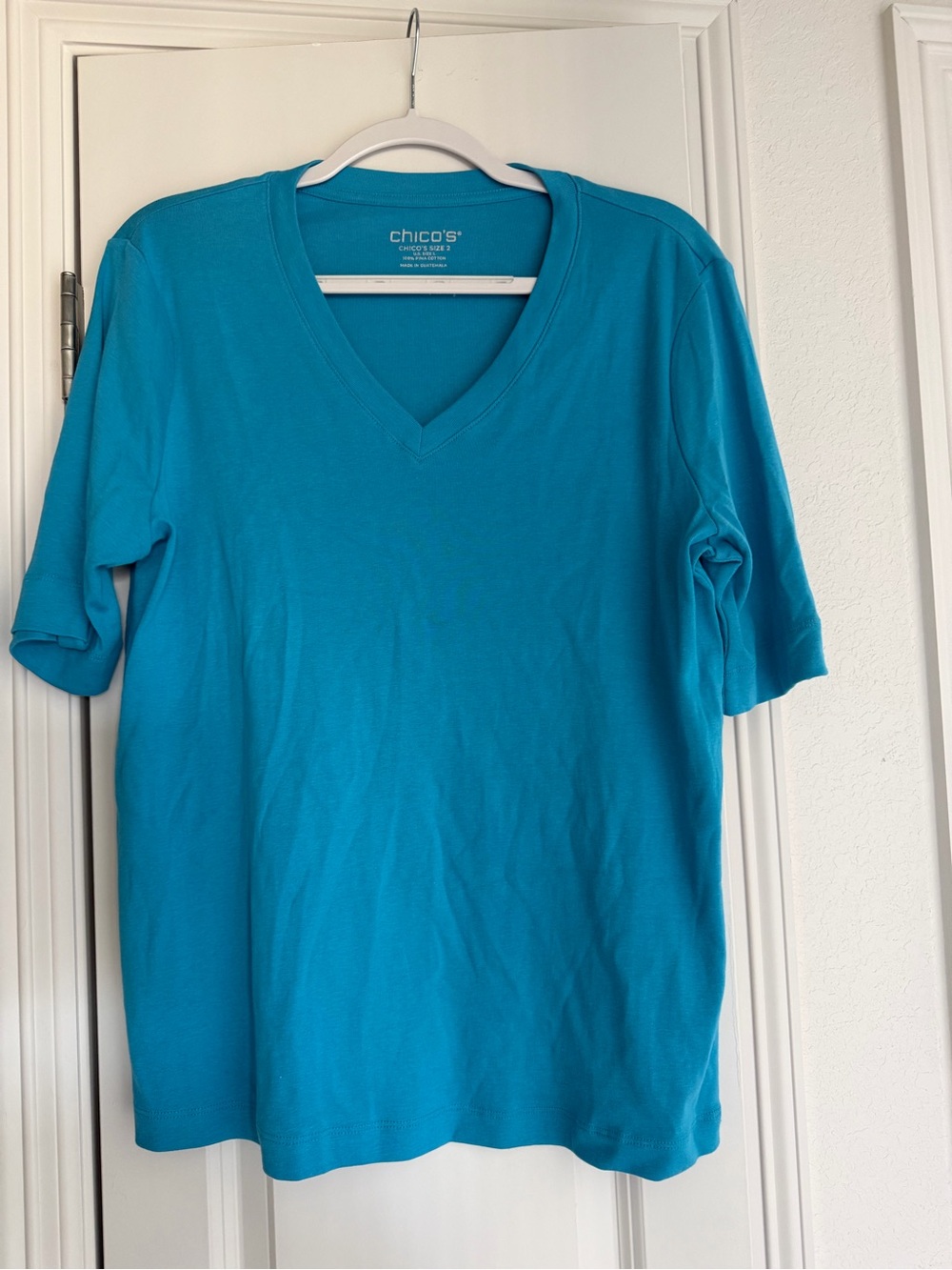 Chico's Lagoon Blue V-Neck Short Sleeve Tee size 2 (L)